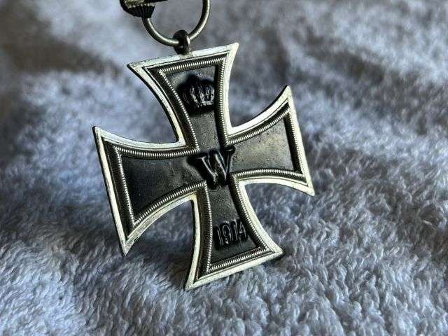 23) Excellent Original WW1 German Army 2nd Class Iron Cross & Ribbon — image 7