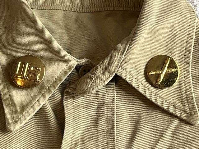 75) Original WW2 US Army Officers Khaki Tropical Shirt With Original Insignia — image 10