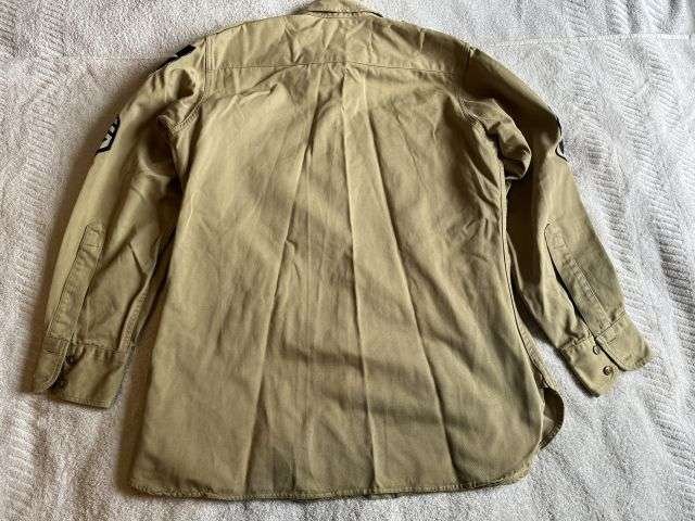 75) Original WW2 US Army Officers Khaki Tropical Shirt With Original Insignia — image 2