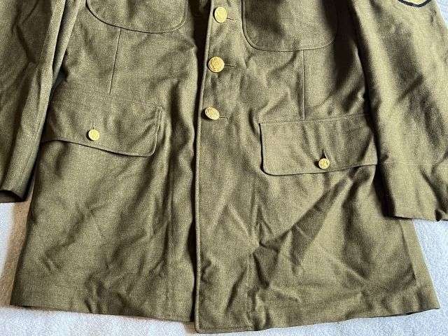 77) Nice Original WW2 US Army Officers M-1940 Jacket With Original Insignia 1940 — image 12
