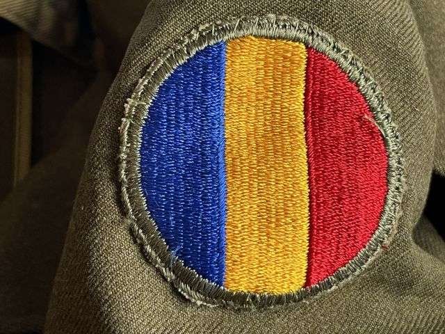 77) Nice Original WW2 US Army Officers M-1940 Jacket With Original Insignia 1940 — image 9