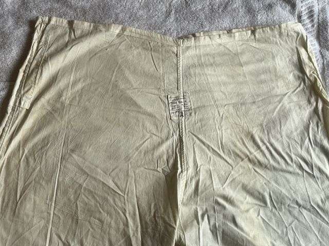 64) Good Original WW2 British Army & US Lightweight Snow Camo Over Trousers Dated 1943 — image 3