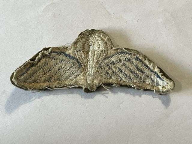 52) Good Original 1950s Era Uniform Removed British Para Jump Wings — image 3