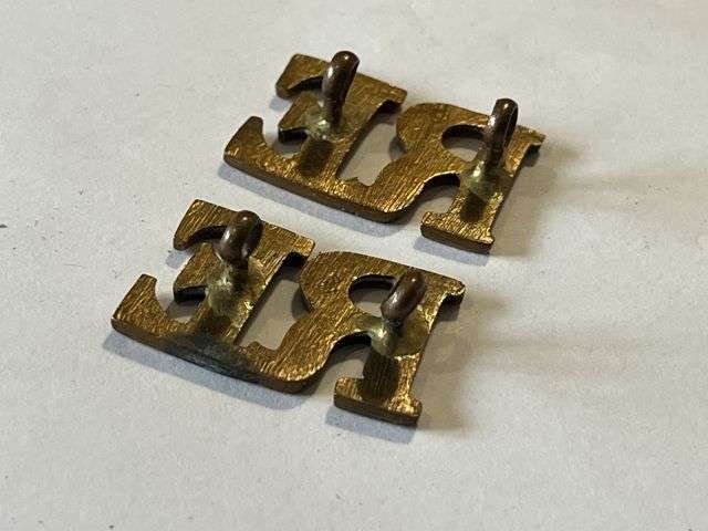 44) Original WW1 WW2 Royal Engineers Brass Epaulette Shoulder Title Pair — image 2