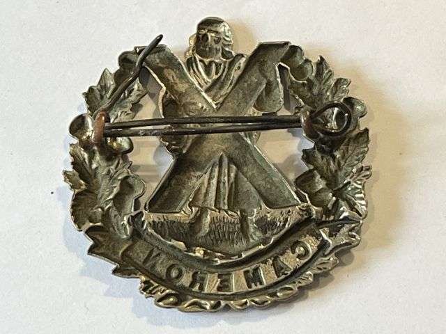 36) Nice Original WW1 WW2 The Cameron Highlanders Cap Badge — image 2