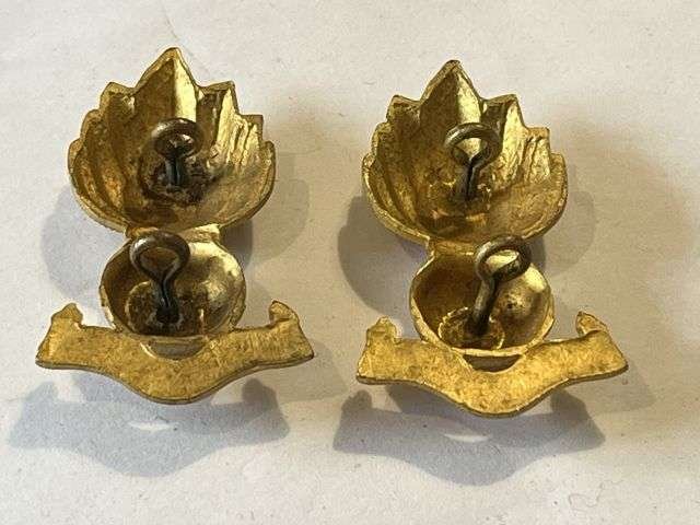 41) Original WW2 Era Royal Engineers Officers Guilt Collar Badge Pair — image 2