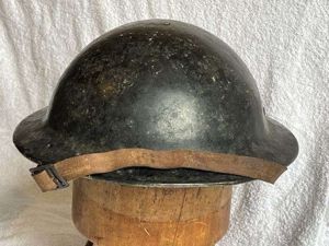 95) Excellent WW2 British Plasfort Home Front Bakelite Protective Helmet