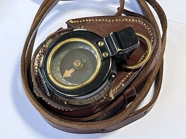 115) Lovely Original Pre WW2 British Officers Verner's Pattern MK XI Compass & Case Dated 1936 — image 2