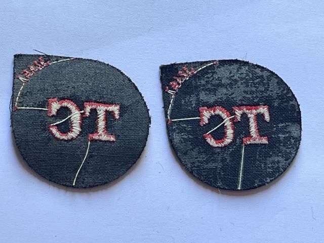 116) Good Original Unidentified Mint WW2 British TC Cloth Badge Pair Royal Marines, Royal Navy — image 2