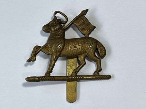95) Good Original WW2 Cap Badge. The Queens Royal West …