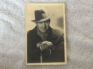 16) Original Hand Signed Photograph of 1930s – 1960s Actor …