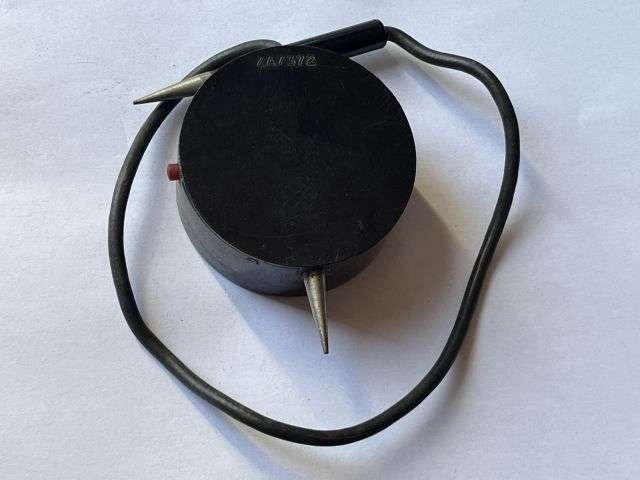 133) Excellent Original WW2 British Voltmeter Pocket 250 Volts No2 Dated 1942 — image 3