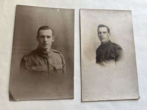 143) Original Pair of WW1 Photograph Of Soldier in the …