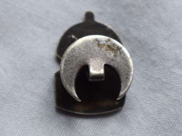 26) Nice Original Tiny WW2 ARP Lapel Badge in White Metal — image 2
