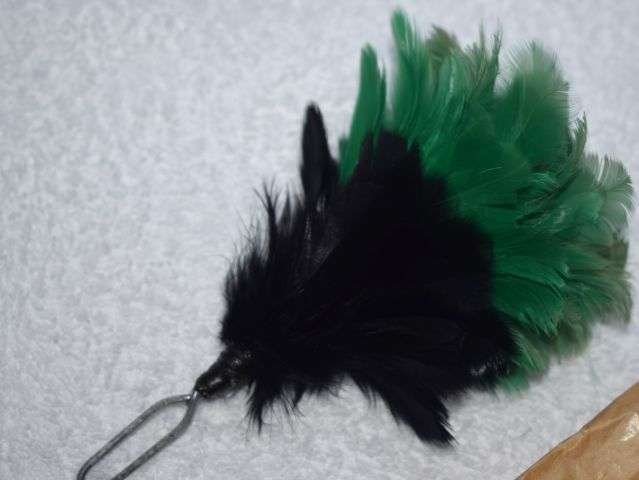 4) Unidentified WW1 WW2 British Army Black & Green Regimental Feather Hackle In Original Wrapping — image 4