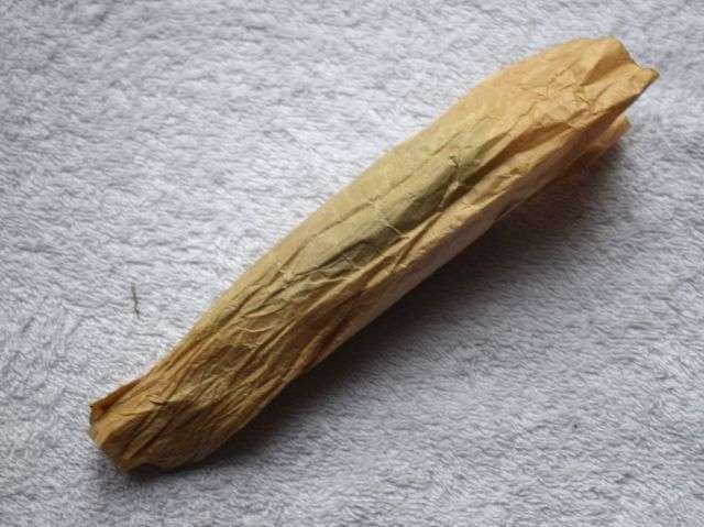 4) Unidentified WW1 WW2 British Army Black & Green Regimental Feather Hackle In Original Wrapping — image 6