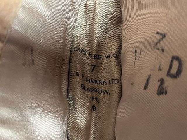 89) Excellent WW2 RAF Officers Issue Field Service Cap & Badge Dated 1945 — image 3