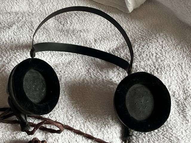 94) Excellent Original WW2 British Army Wireless Set Headset With Throat Mics, Lead & Plug — image 3