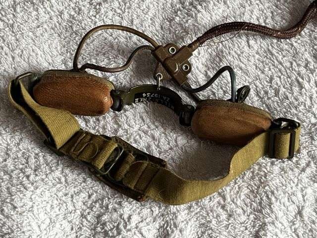 94) Excellent Original WW2 British Army Wireless Set Headset With Throat Mics, Lead & Plug — image 7