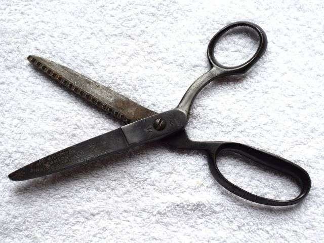 34) Lovely Original WW2 British Army Issue Wilkinson Junior Pinking Shears Dates 1942 — image 7