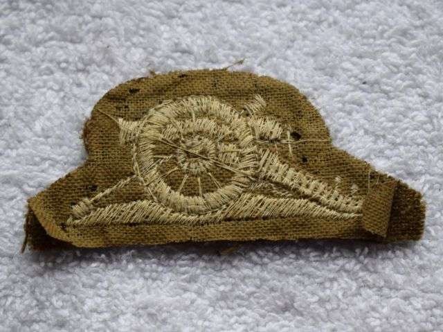 12) Nice Original WW1 WW2 Royal Artillery Cloth Cannon Sleeve Badge — image 2