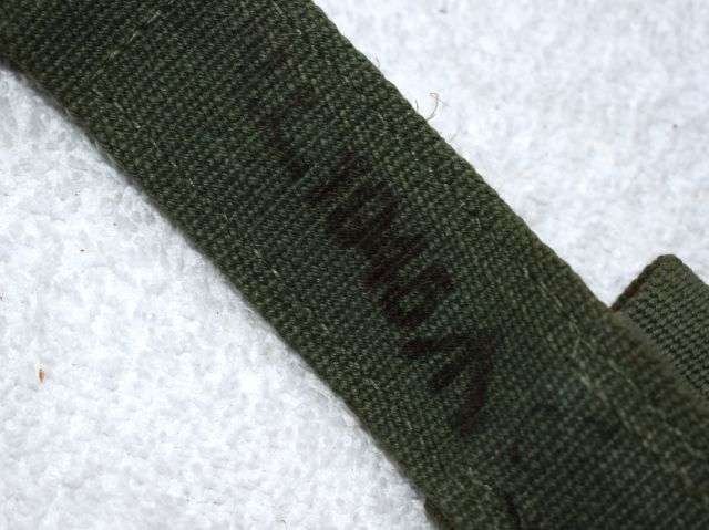 17) Nice Original 1944 Pattern Webbing Bayonet Frog SNL 1945 — image 2