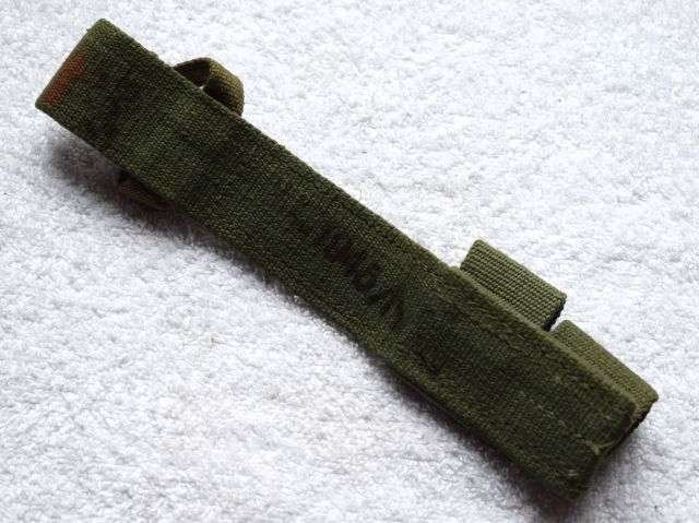 17) Nice Original 1944 Pattern Webbing Bayonet Frog SNL 1945 — image 4