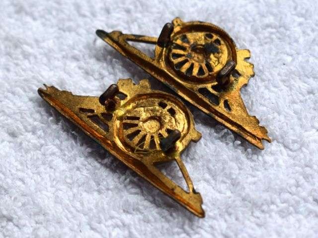 7) Good Original WW1 WW2 Royal Artillery Regimental Sgt NCO Brass Cannon Sleeve Badge Pair — image 2