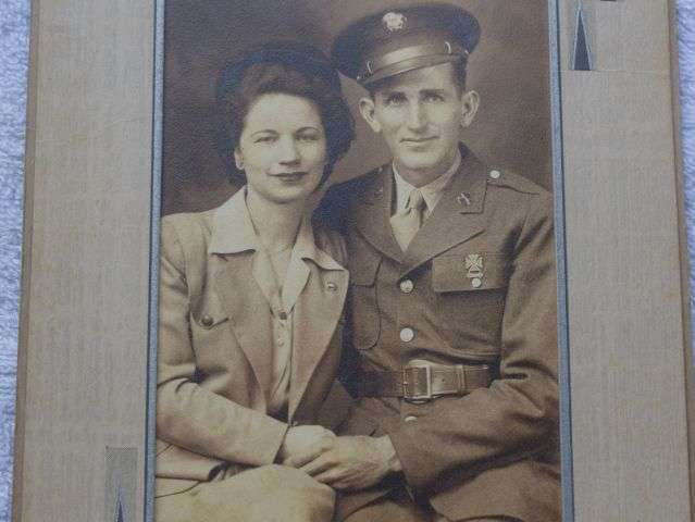 50) Nice Large Photograph of WW2 US Service Man & His Wife 1944 — image 5
