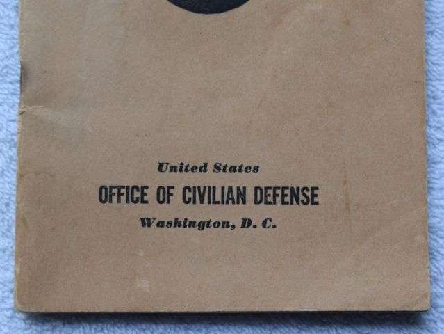 51) Excellent Original WW2 US Civil Defense First Aid Handbook Dated 1942 — image 5