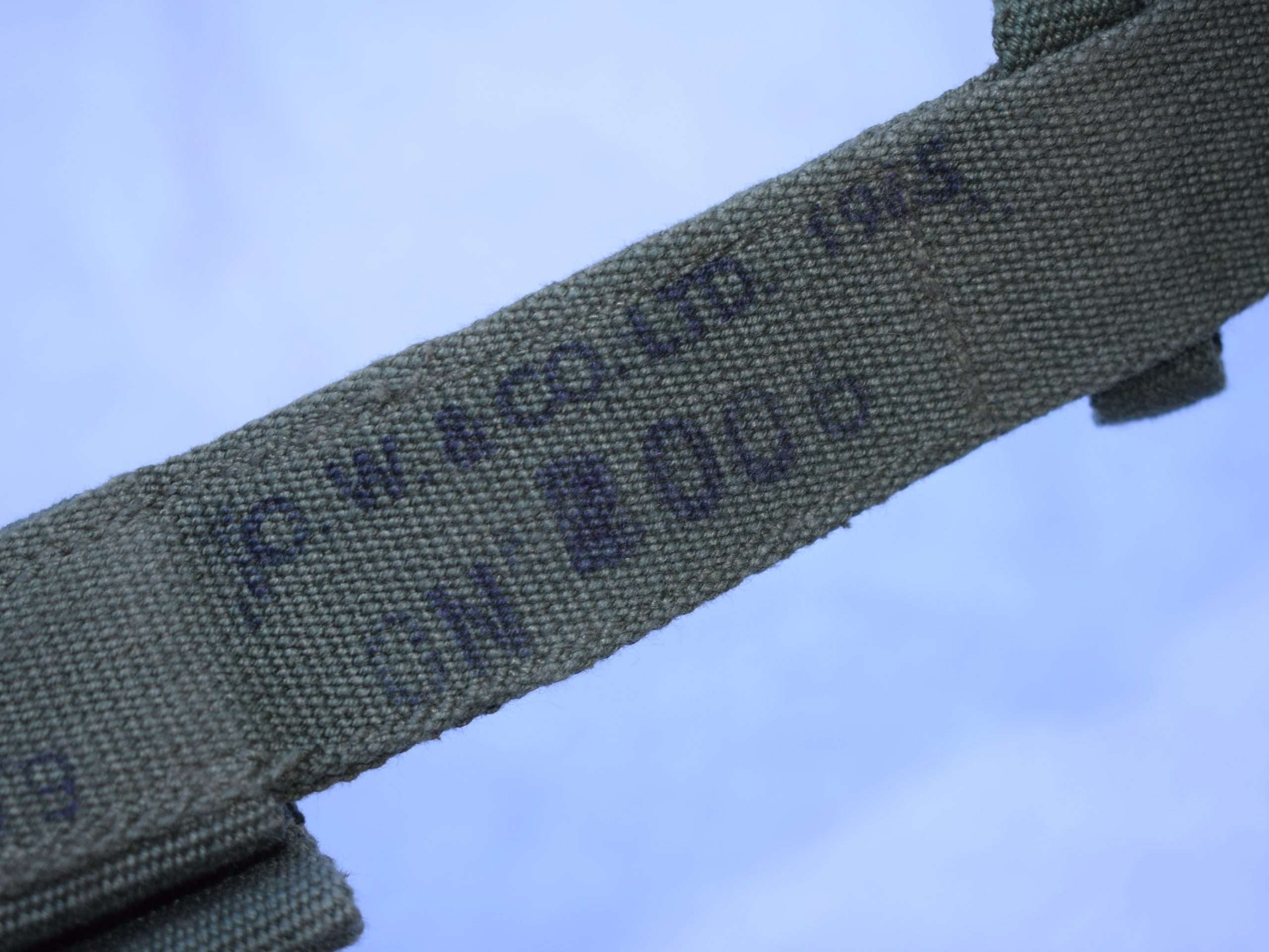 83) Nice Original Unissued 1944 Pattern Webbing Bayonet Frog — image 3