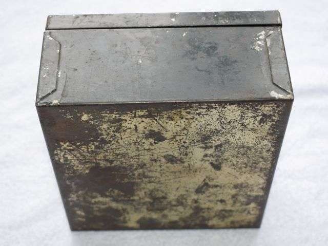 30) Excellent Original WW2 RAF AM Issue Aircraft Dinghy Large First Aid Outfit Tin — image 5
