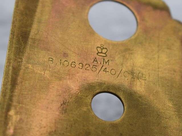 36) Nice Original WW2 RAF Air Ministry Marked Button Stick Dated 1940 — image 4