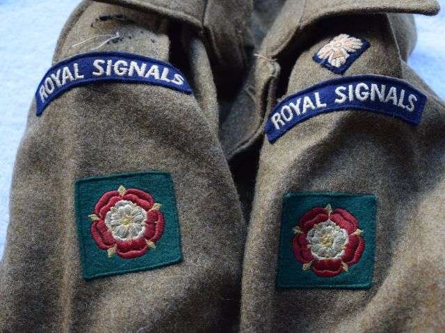 120) Excellent Original British Army 1946 Pattern Battledress Blouse Dated 1948 & Original Insignia — image 9