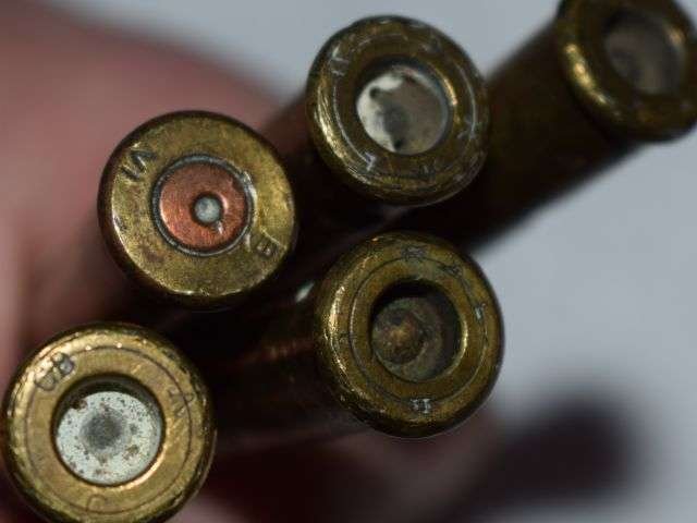 17) Excellent Original WW1 British .303 Stripper Clip & Wooden Headed Drill Rounds — image 4