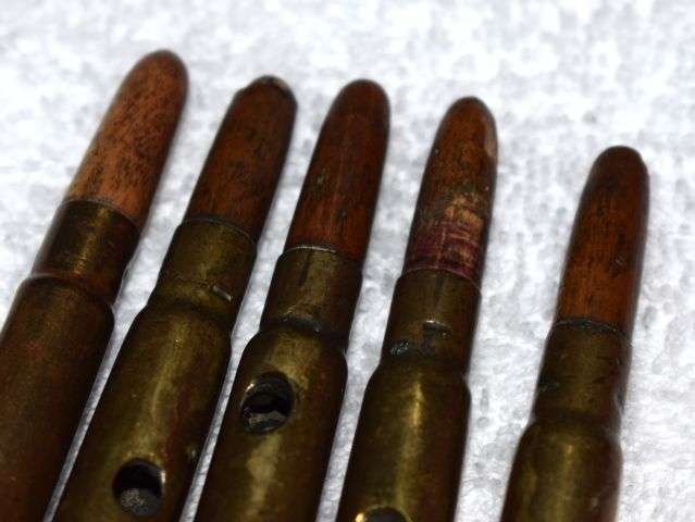 17) Excellent Original WW1 British .303 Stripper Clip & Wooden Headed Drill Rounds — image 5