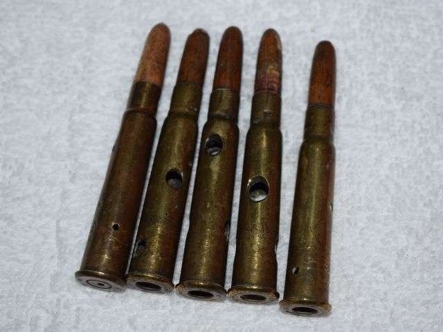 17) Excellent Original WW1 British .303 Stripper Clip & Wooden Headed Drill Rounds — image 6