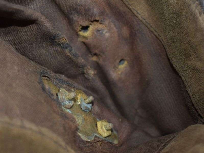 24) Excellent Original Well Used WW2 RAF Officers FS Side Cap & Badge — image 4