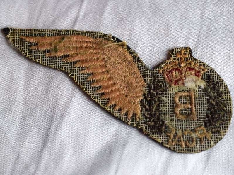 25) Excellent Original WW2 RCAF Bomb Aimer B Brevet — image 2