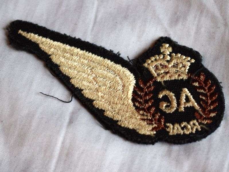 31) Excellent Original WW2 RCAF Air Gunner AG Brevet Straight Wing Version — image 2