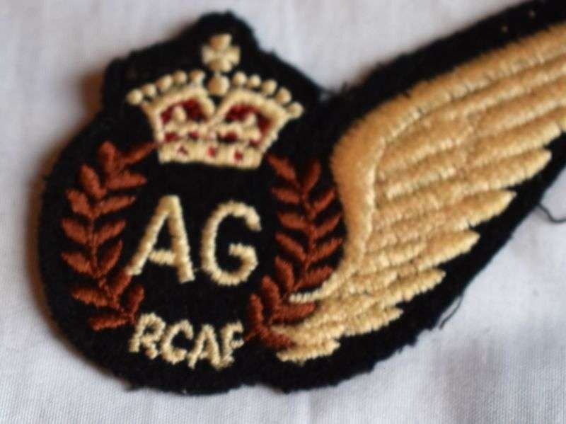31) Excellent Original WW2 RCAF Air Gunner AG Brevet Straight Wing Version — image 3