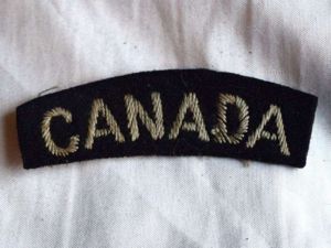 33) Excellent Original Wartime RCAF Canada Woven Cloth Shoulder Title