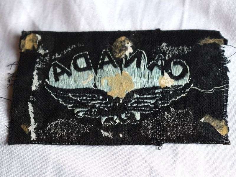 37) Excellent Original WW2 RCAF Canada over Right Facing Albatross Woven Cloth Shoulder Title — image 2