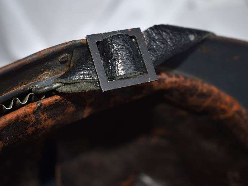 56) Excellent Original WW1 French Army Adrian M15 Steel Helmet with Liner & Artillery Badge — image 4