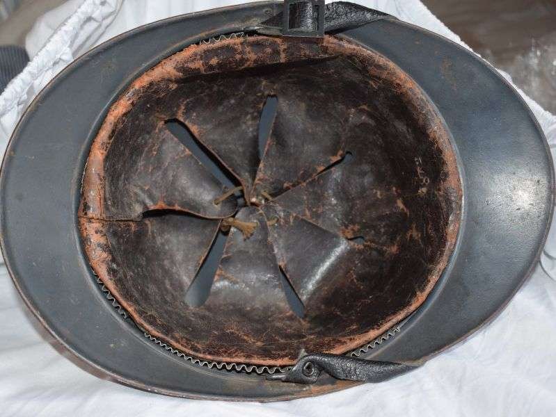 56) Excellent Original WW1 French Army Adrian M15 Steel Helmet with Liner & Artillery Badge — image 5