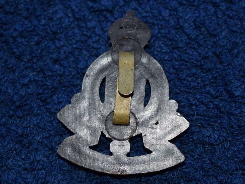 60) Excellent Original WW2 Wartime Economy Plastic RAOC Cap Badge — image 2