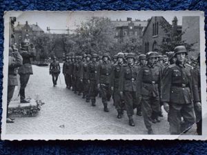 90) Original WW2 German Photo of German Soldiers In Helmets …