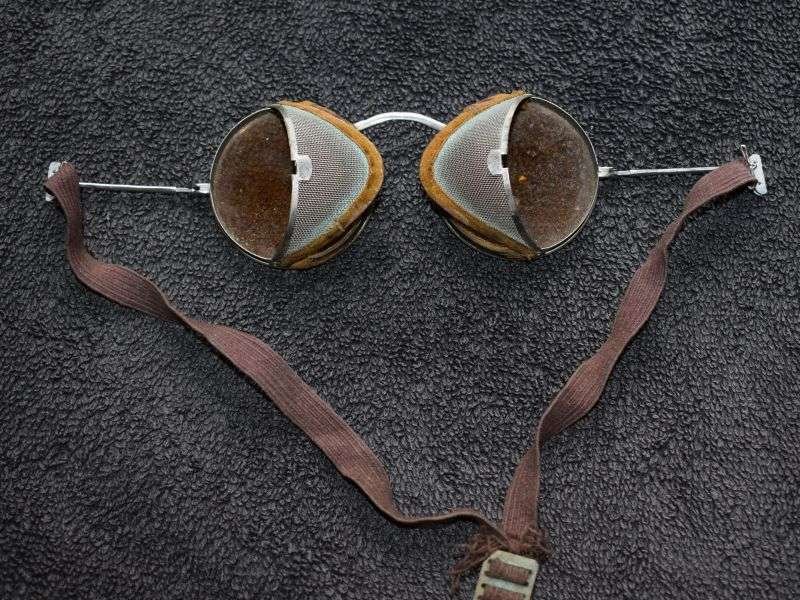 32) Nice Original WW1 US Military Willson Service Goggles & Issue Tin 1915 — image 9