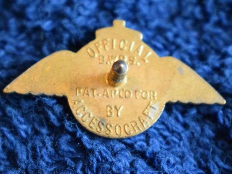 88) Very Nice Original WW2 British War Relief Society RAF Wings Pin Badge — image 2