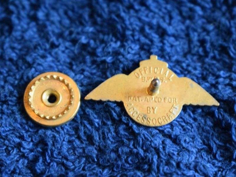 88) Very Nice Original WW2 British War Relief Society RAF Wings Pin Badge — image 3
